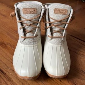 Sperry women’s saltwater duck boot size 8